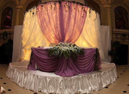 Így esküvői asztalra menyasszony és a vőlegény