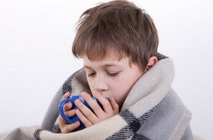 Miért van szükség a gyermek lehet a száraz köhögés és orrfolyás és hogyan kell kezelni