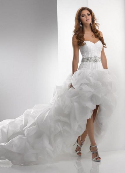 Dress egy vonat nyitott lábakkal esküvő, este, nyári minták (ruha rövid vonat az első) Dress egy vonat nyitott lábakkal esküvő, este, nyári modell