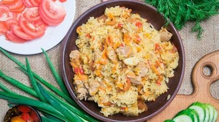 Csirke pilaf a kemencében (csirke) Pilaf csirkét a sütőbe
