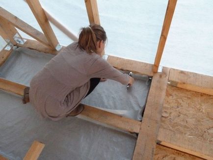 Szex egy fából készült ház saját kezét, mint, hogy fedezze, hogyan kell festeni, vízszigetelés