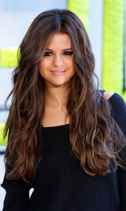 Frizurák Selena Gomez smink Selena Gomez