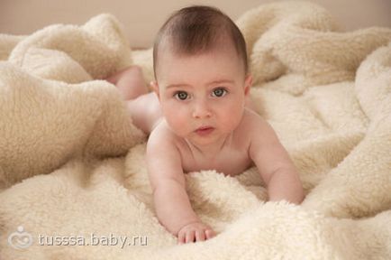 Kidolgozása havi gyermek (fotó), a gyermek 1 hónap a gyermek fejlődésének havi gyerek fotó 1