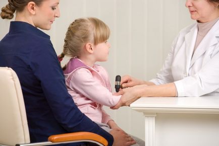 A baba veri magát a fején, verte a fejét a földre, amikor a psziché (Komorowski) (fő) A baba veri magát a fején, verte a fejét a földre, amikor a psziché (Komorowski)