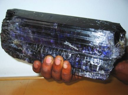 A ritka Tanzanite kő, a történelem és tulajdonságok - 30 fotó (tulajdonságai Tanzanite) A ritka Tanzanite kő, a történelem és tulajdonságok - 30 fotó