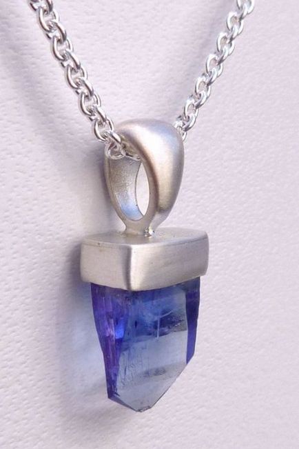A ritka Tanzanite kő, a történelem és tulajdonságok - 30 fotó (történet) A ritka Tanzanite kő, a történelem és tulajdonságok - 30 fotó