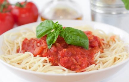Receptek paradicsomszósz a spagetti titkok összetevők és a választás
