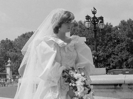 Titkos esküvő Diana hercegnő, Marie Claire