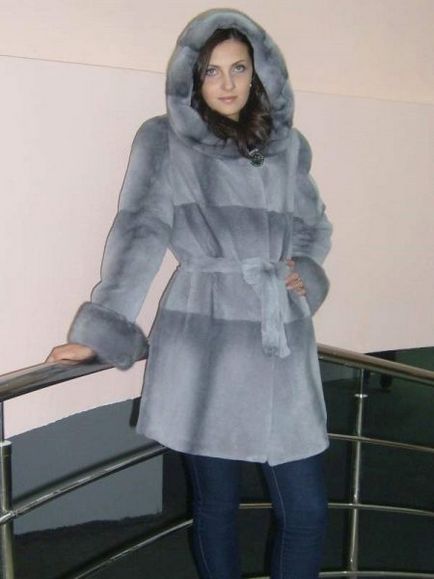Coats Bobryk (67 fotó), mi ez, áttekintésre, hogy mennyibe kerül, nagy méretű, kapucnis (szőrme) Coats Bobryk (67 fotó), mi ez, áttekintésre, hogy mennyibe kerül, nagy méretű, a motorháztető,