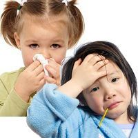 Fúvóka és a hőmérséklet a gyermek - a kezelés a nátha