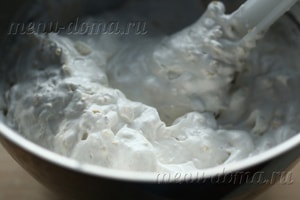Cake „Kijev” recept lépésről lépésre fényképek otthoni