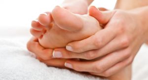 A repedések a lábujjak között - Okok és kezelés