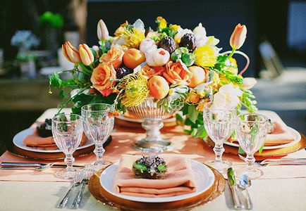 Dekoráció esküvői asztalra menyasszony és a vőlegény - fotó