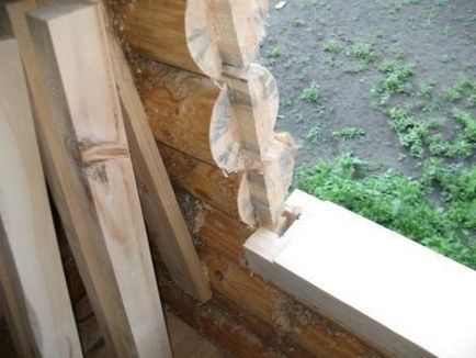 Szerelése műanyag ablakok egy fából készült ház