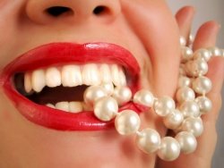 A nyolc legjobb módja, hogy fehéríti a fogakat otthon