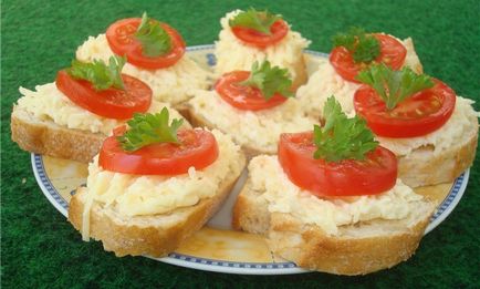 Hideg szendvicsek egyszerű és gyors snack (uborka paradicsom tojás) Hideg szendvicsek, gyors és könnyű snack-