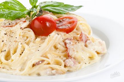 Mivel a tészta Carbonara Mivel a tészta Carbonara
