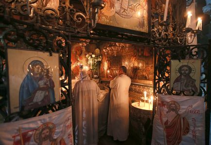 Miért van az, Holy Fire leereszkedik Miért van az, Holy Fire leereszkedik