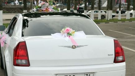 Üzleti autókölcsönző számára az esküvő
