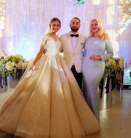 Egy közeli barátja Olgi Buzovoy meghívást az esküvőre Anastasia Kostenko és Dmitry Tarasov fotók