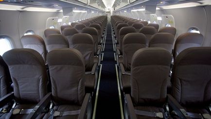 Charter járatok vannak az előnyei és hátrányai