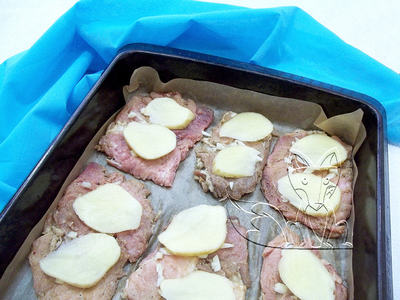 Mit lehet tenni ki a burgonya és a hús - steak burgonyával kemencében