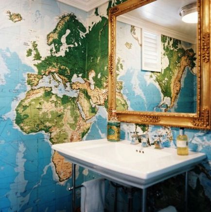 Falfestmény „világtérkép” a belső