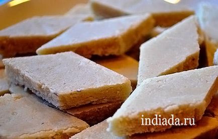 Indiai édes burfi - recept fotókkal