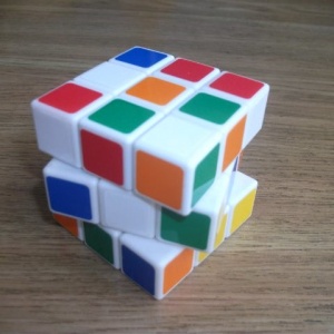 Hogyan lehet gyorsan össze egy kocka Rubik