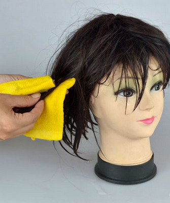 Hogyan lehet paróka, hogyan kell gondoskodni a hamis haj, hogyan kell mosni a parókát