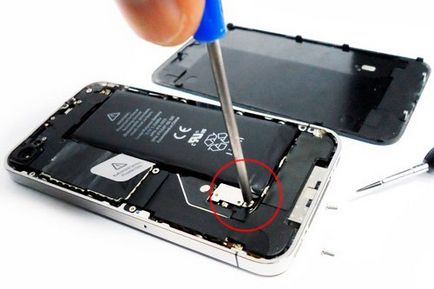 Hogyan lehet eltávolítani az akkumulátort a iPhone 4 és az iPhone 4S