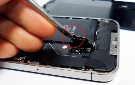 Hogyan lehet eltávolítani az akkumulátort a iPhone 4 és az iPhone 4S