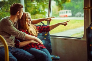 Hogyan könnyen megismerkedhetnek a lány a busz, metró vagy a busz