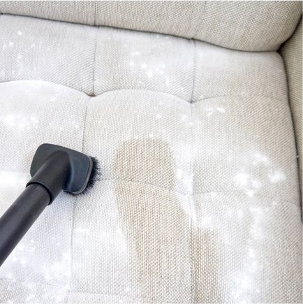 Hogyan tisztítható kanapén otthon 12 módokon szövet vagy bőr kárpitozással
