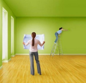 Hogyan kell festeni a falakat egy szobában saját használati