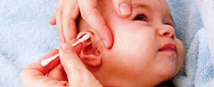 Hogyan kell helyesen tisztítani a fülét a gyermek, amikor meg kell tisztítani a fülét