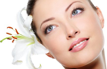 Hogyan lehet eltávolítani a smink - a szem körüli bőr fokozott elővigyázatossággal