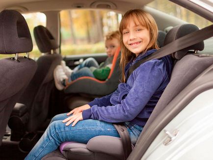 Hogyan válasszuk ki a nyomásfokozó gyerekek az autóban