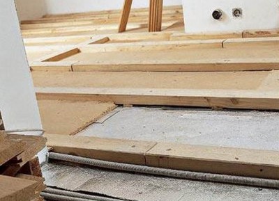 Hogyan készítsünk egy fa padló egy lakásban és a ház saját kezével - egy eszköz hajópadló