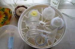 Hogyan sterilizálja a mellszívó otthon, hogy sterilizálni kell (videó)