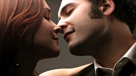 Hogyan kell csókolni szenvedélyesen csókolózik szenvedélyesen tanulni