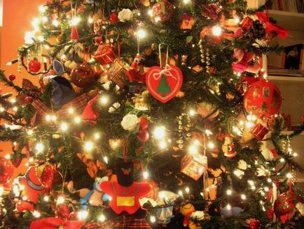 Hogyan díszíteni a karácsonyfát 2018-ban A választás a koszorúkat és játékok, módszerek dekoráció
