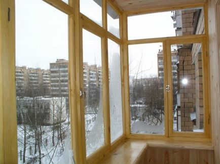Hogyan máz erkély üvegezés kezüket a saját semmiből, videó és installáció erkélyek
