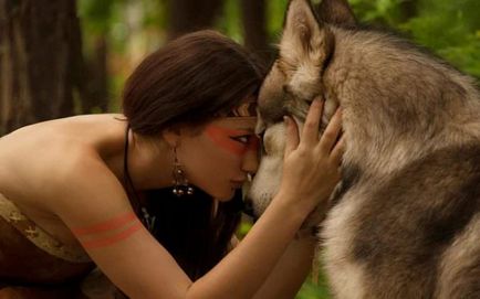 Miért álom a farkas, hogy egy ember, ami azt jelenti, lány, tolmácsolás, harapások, erdő, szürke, kutya,
