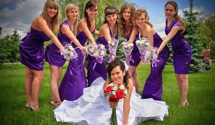 Gyönyörű lila esküvő