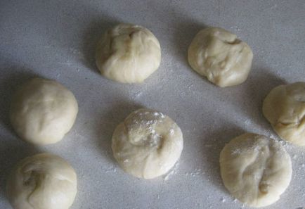 Sütemények a víz és a lisztet egy serpenyőben egyszerű receptek fotókkal