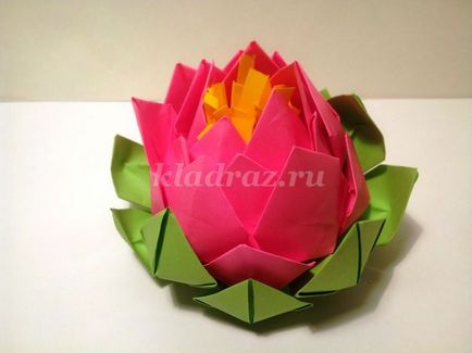 Lotus az origami technikával saját kezűleg