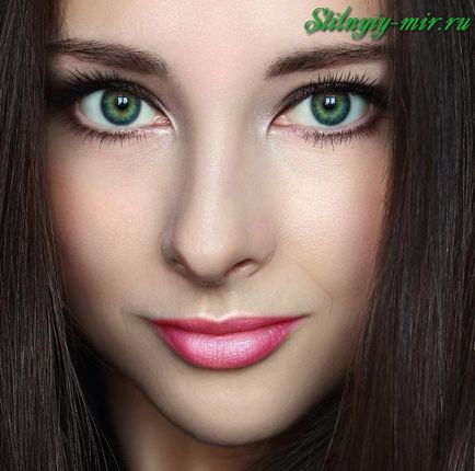 Smink zöld szeme és sötét haja lépésekben 1 fotó