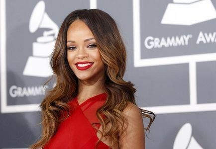 Smink Rihanna 6 Többnyire csillagok (Rihanna) Smink Rihanna 6 Többnyire csillagok
