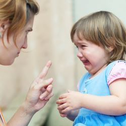 Lehetséges, hogy megbüntesse a gyermek, és hogyan kell csinálni